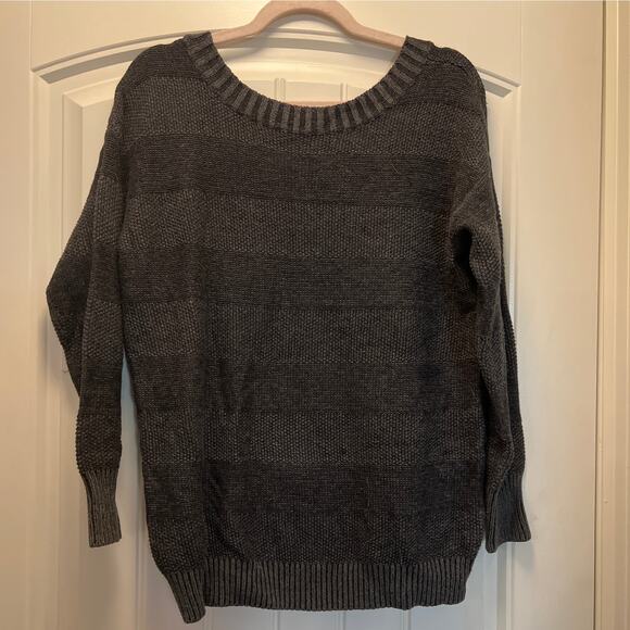 BCBGeneration Women's Striped Crew Neck Front V-Back Pullover Sweater Sz S Gray‎ - Picture 1 of 3